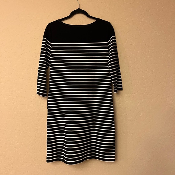 Max Studio Black & White Striped 3/4 Sleeve Shift Dress - Picture 13 of 15